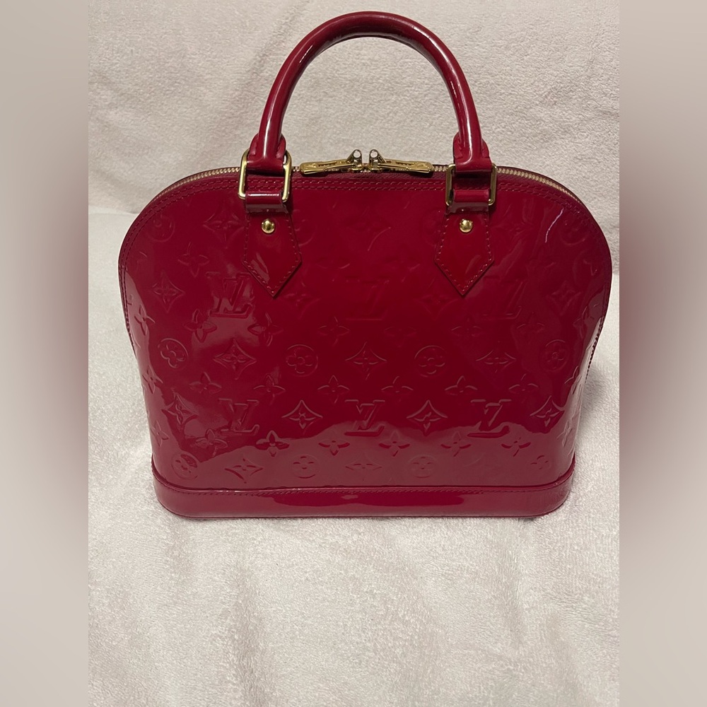 Louis Vuitton red Alma Vernis pomme D’amour in patent leather like new! W/ COA